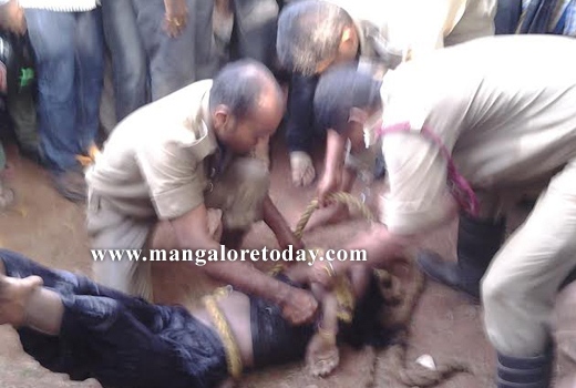 girl falls into well at Bejai 1
